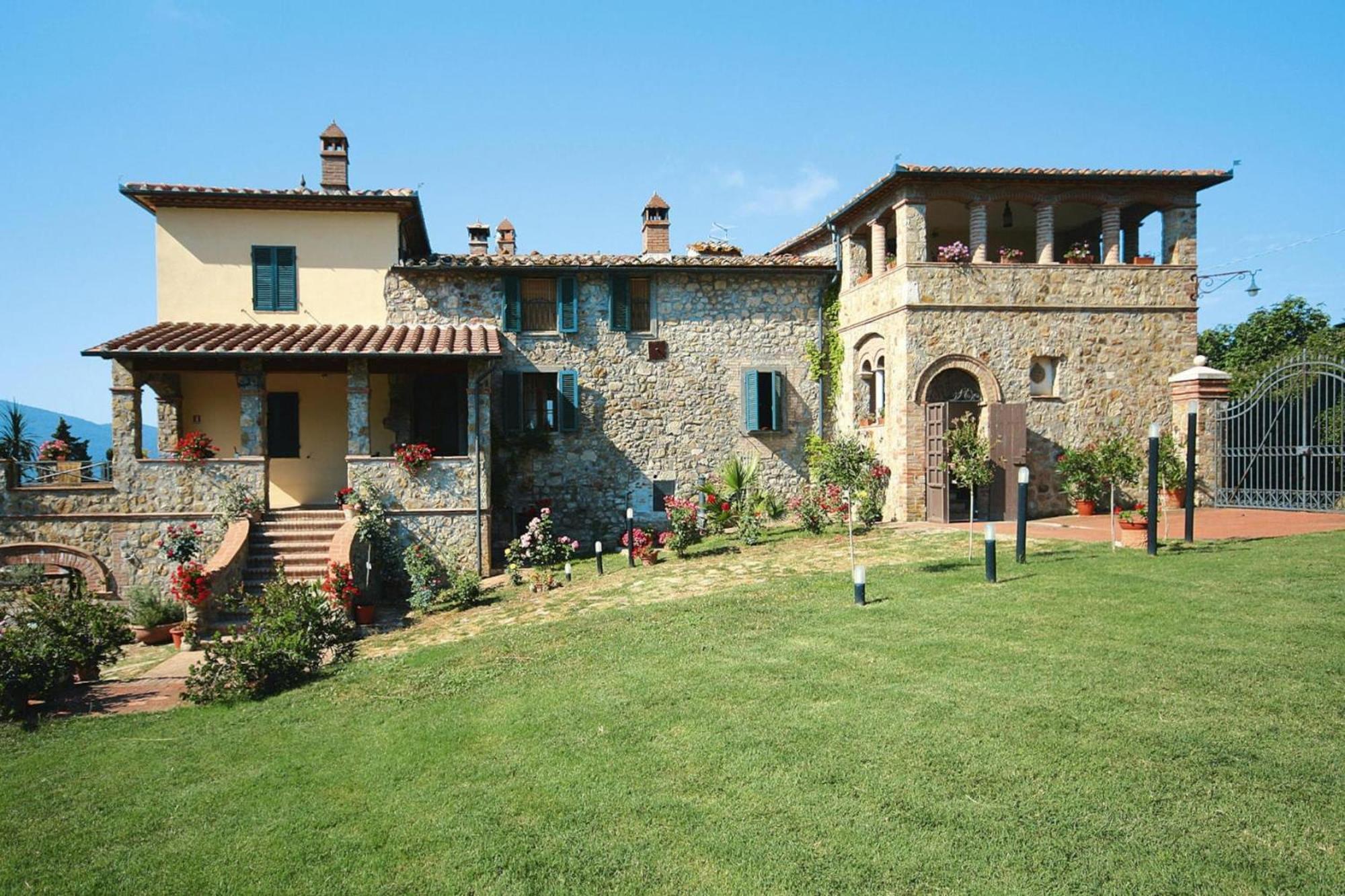 Apartment In Chiusdino Exterior photo